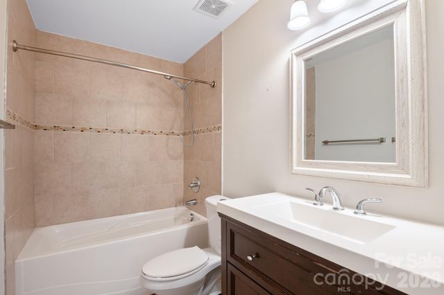 6414 Elmwood Circle, Charlotte, NC 28214