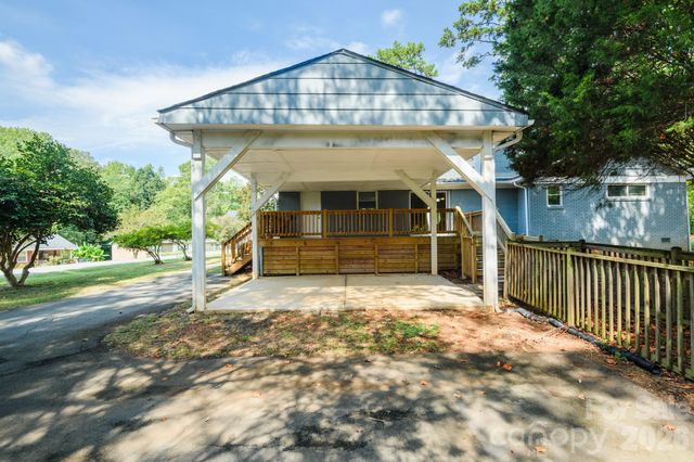 6414 Elmwood Circle, Charlotte, NC 28214