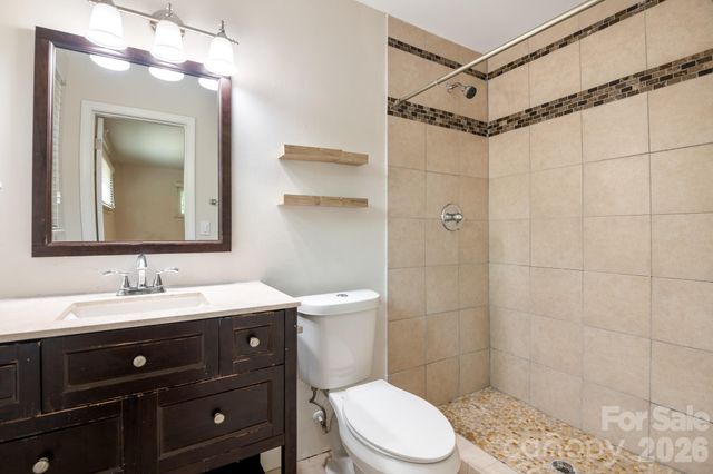 6414 Elmwood Circle, Charlotte, NC 28214