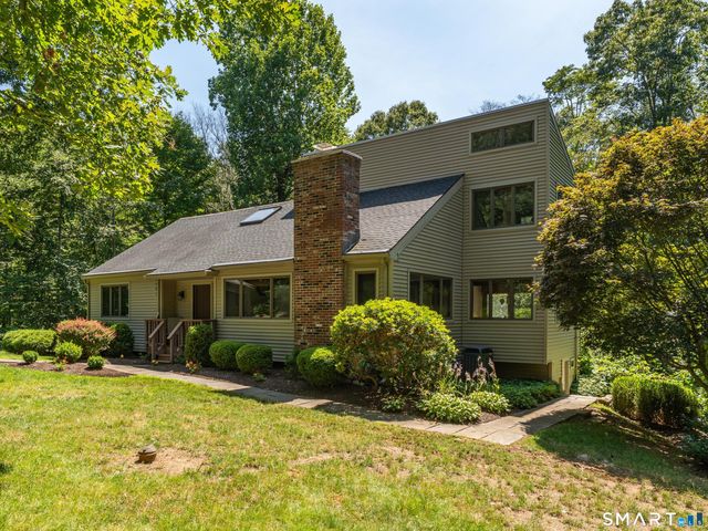 70 Hoadley Creek Circle, Guilford, CT 06437