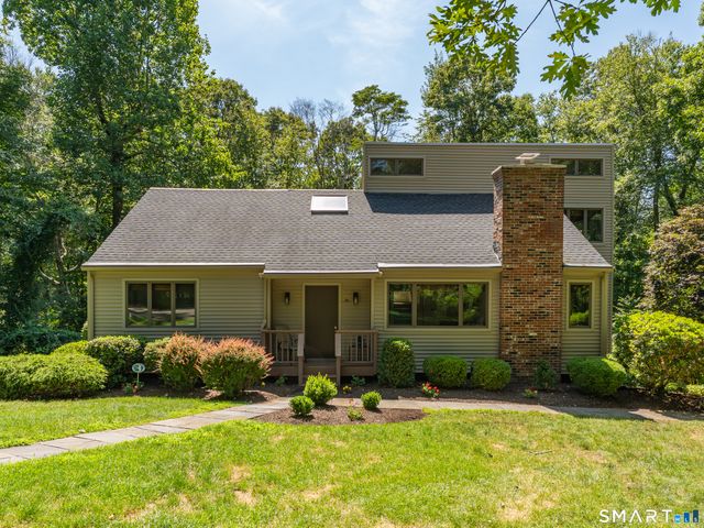 70 Hoadley Creek Circle, Guilford, CT 06437