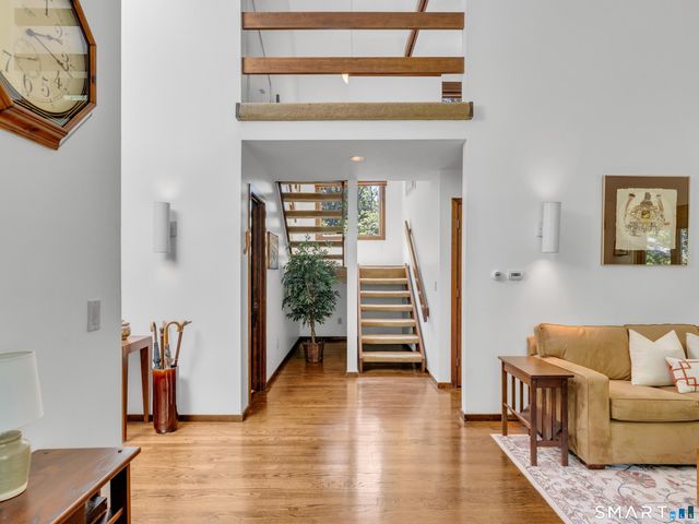 70 Hoadley Creek Circle, Guilford, CT 06437