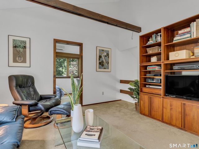 70 Hoadley Creek Circle, Guilford, CT 06437
