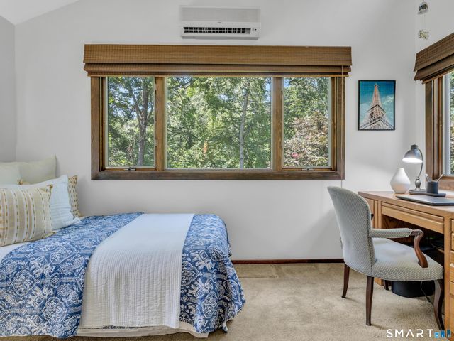 70 Hoadley Creek Circle, Guilford, CT 06437