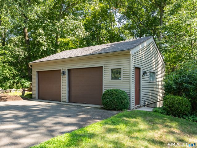 70 Hoadley Creek Circle, Guilford, CT 06437