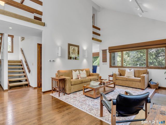 70 Hoadley Creek Circle, Guilford, CT 06437