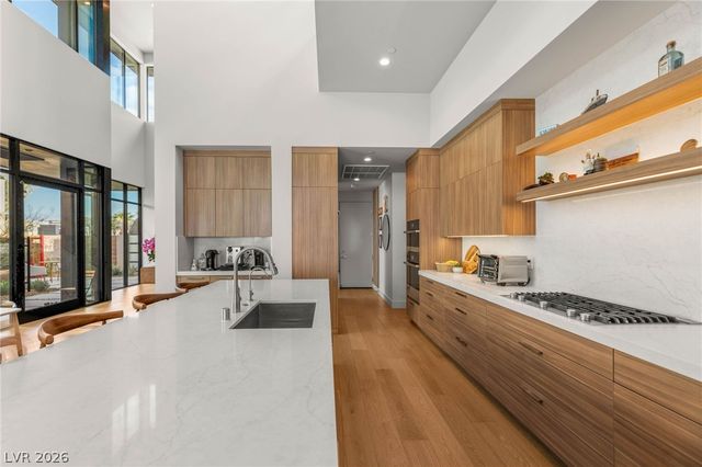 571 Overlook Rim Drive, Henderson, NV 89012