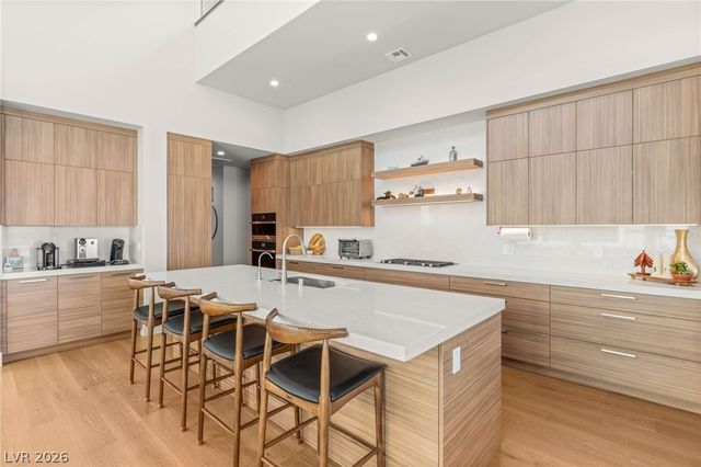 571 Overlook Rim Drive, Henderson, NV 89012