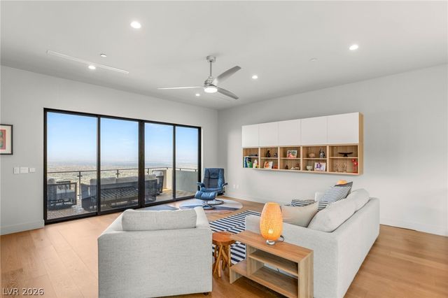 571 Overlook Rim Drive, Henderson, NV 89012