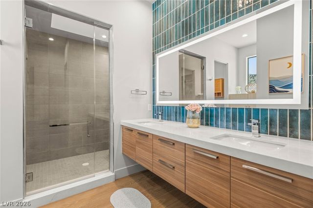 571 Overlook Rim Drive, Henderson, NV 89012