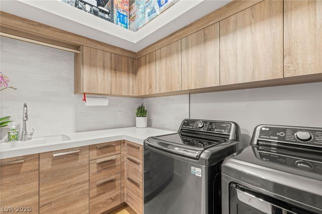 571 Overlook Rim Drive, Henderson, NV 89012