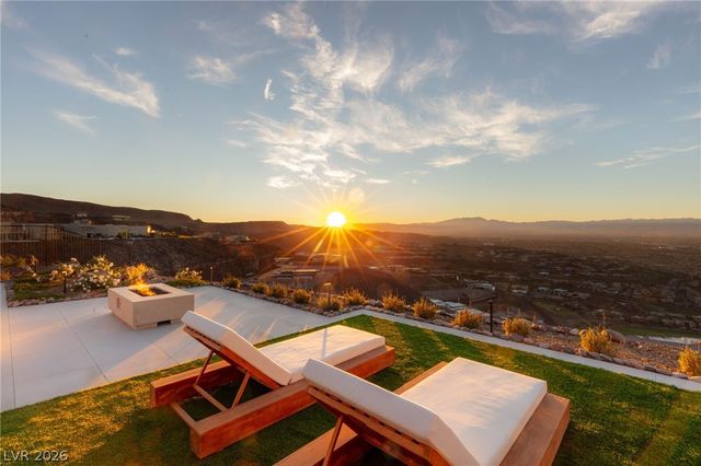 571 Overlook Rim Drive, Henderson, NV 89012