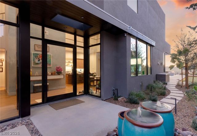 571 Overlook Rim Drive, Henderson, NV 89012