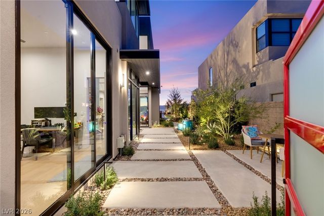 571 Overlook Rim Drive, Henderson, NV 89012