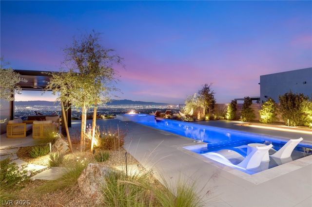 571 Overlook Rim Drive, Henderson, NV 89012