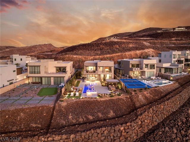 571 Overlook Rim Drive, Henderson, NV 89012