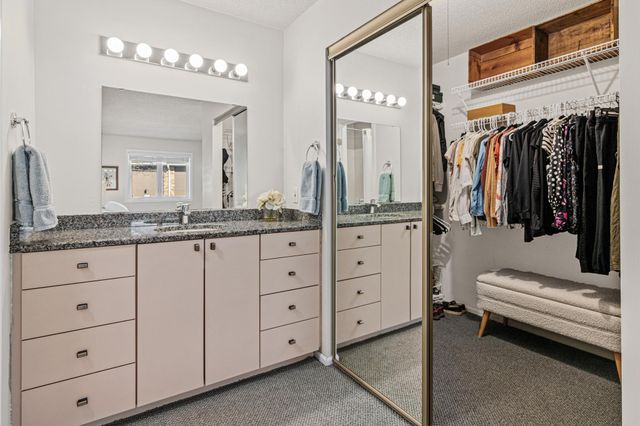 12645 Sherwood Place, Minnetonka, MN 55305