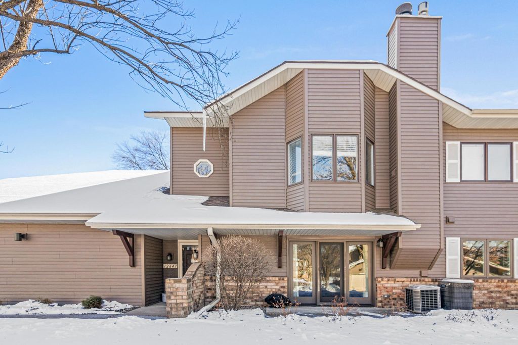 12645 Sherwood Place, Minnetonka, MN 55305