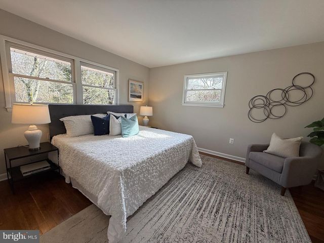 1101 DEAD RUN DR, Mclean, VA 22101