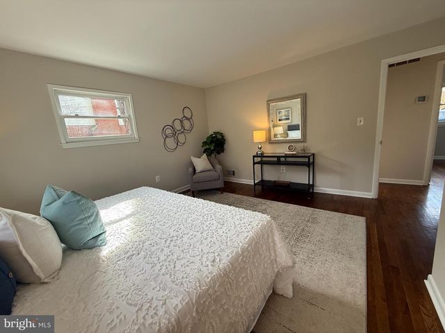 1101 DEAD RUN DR, Mclean, VA 22101