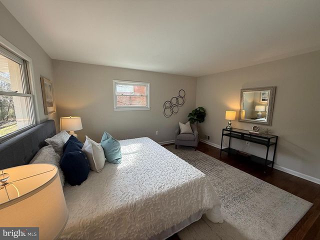 1101 DEAD RUN DR, Mclean, VA 22101