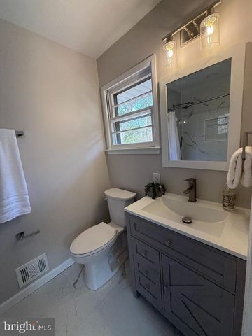 1101 DEAD RUN DR, Mclean, VA 22101