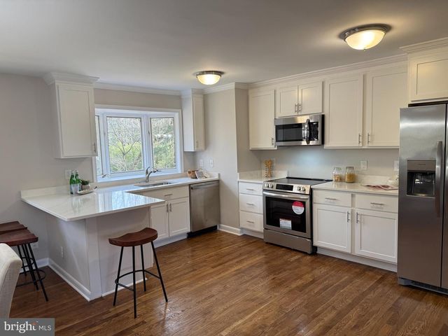 1101 DEAD RUN DR, Mclean, VA 22101