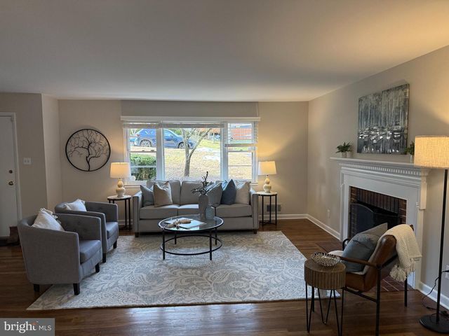 1101 DEAD RUN DR, Mclean, VA 22101