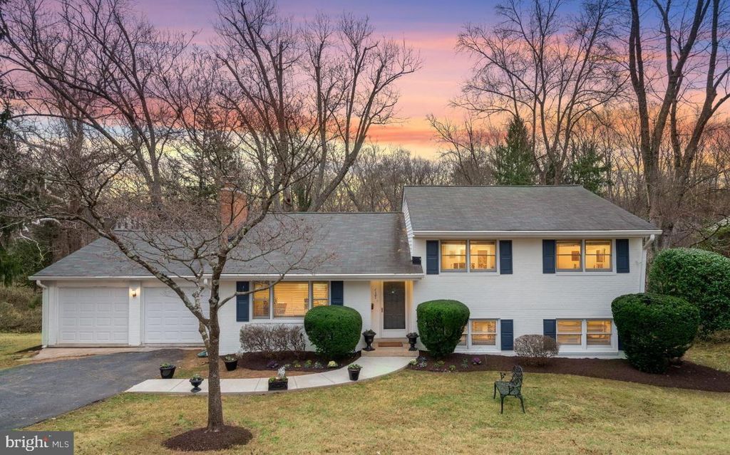 1101 DEAD RUN DR, Mclean, VA 22101