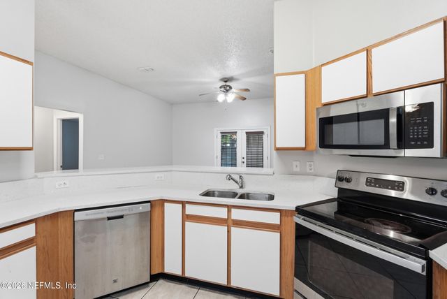 3374 CAROLINE RIDGE Lane E, Jacksonville, FL 32225