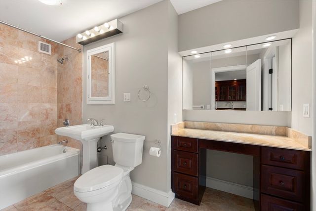85 East India Row 15E, Boston, MA 02110