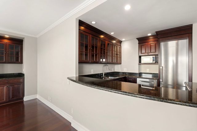 85 East India Row 15E, Boston, MA 02110