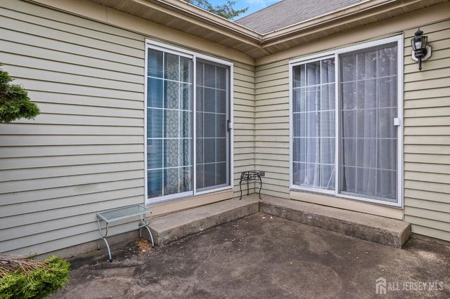 173 Concordia Circle, Monroe, NJ 08831