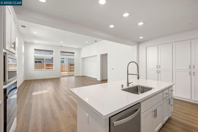 127 Bodega Drive, Lodi, CA 95240