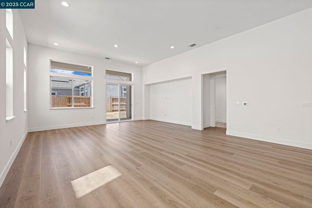 127 Bodega Drive, Lodi, CA 95240