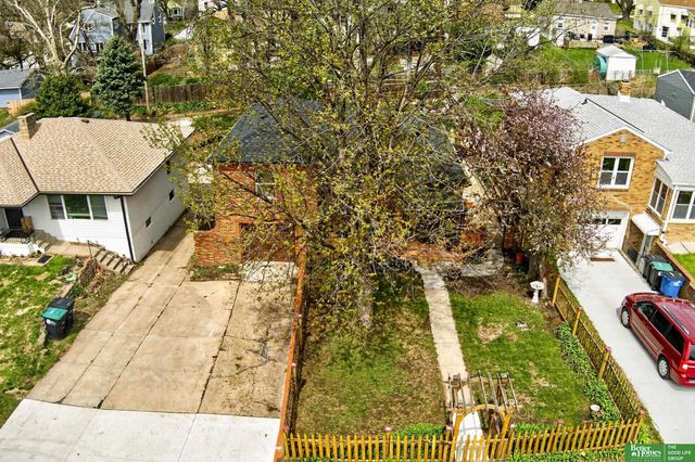 6814 Maple Street, Omaha, NE 68104