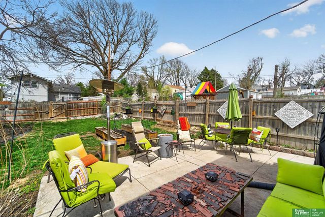 6814 Maple Street, Omaha, NE 68104