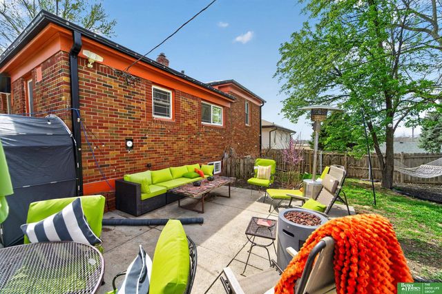 6814 Maple Street, Omaha, NE 68104