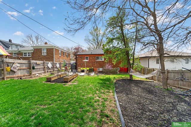 6814 Maple Street, Omaha, NE 68104