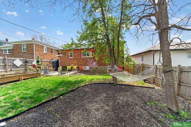 6814 Maple Street, Omaha, NE 68104