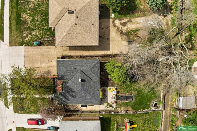 6814 Maple Street, Omaha, NE 68104