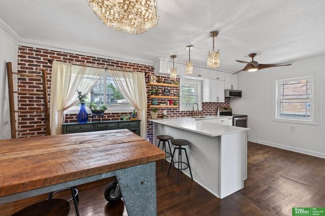 6814 Maple Street, Omaha, NE 68104