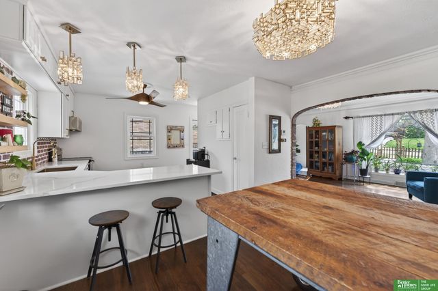 6814 Maple Street, Omaha, NE 68104