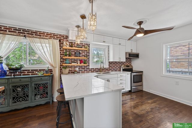 6814 Maple Street, Omaha, NE 68104