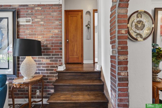 6814 Maple Street, Omaha, NE 68104