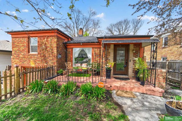 6814 Maple Street, Omaha, NE 68104