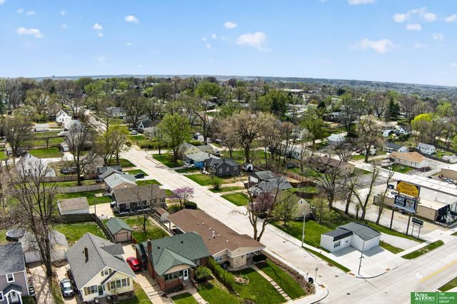 6814 Maple Street, Omaha, NE 68104