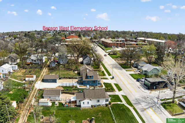 6814 Maple Street, Omaha, NE 68104