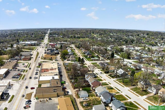 6814 Maple Street, Omaha, NE 68104