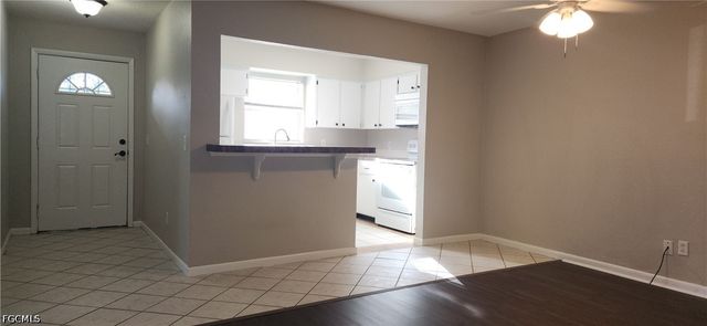 3609 SE 9th PL 2, Cape Coral, FL 33904